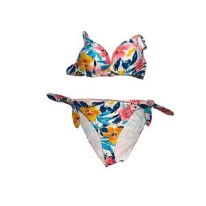 HEAT Surf & Swim Tropical Beach Bikini Swimsuit.‎ Top Is Size L / Bottoms Are XL